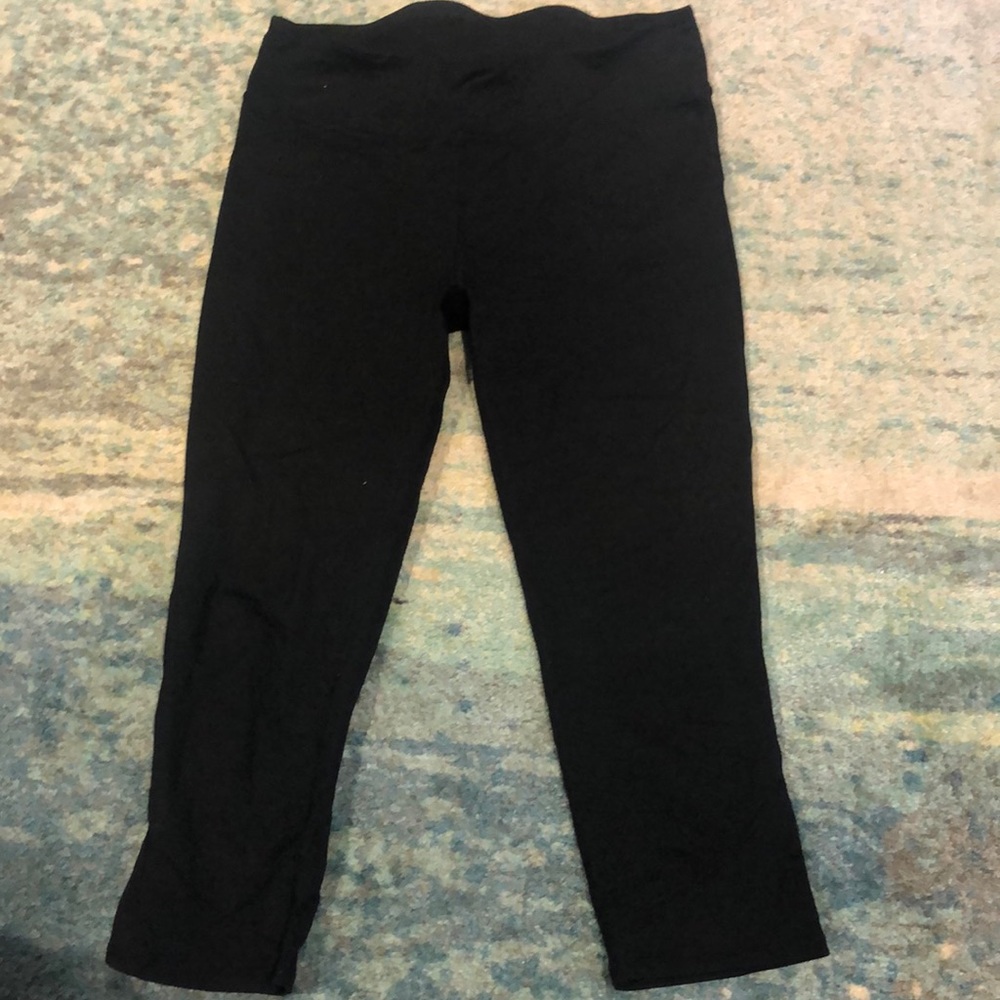 Fabletics Cropped Leggings